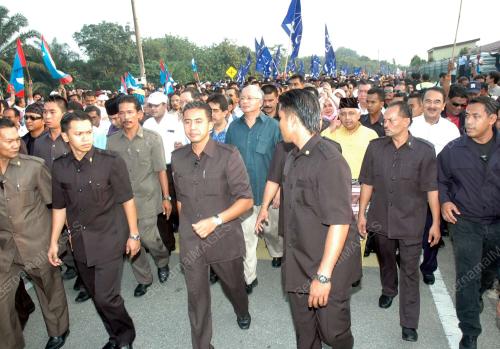 MOHD NAJIB TUN ABDUL RAZAK
