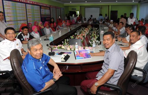PG01_17042015_MENTERI_UMNO
