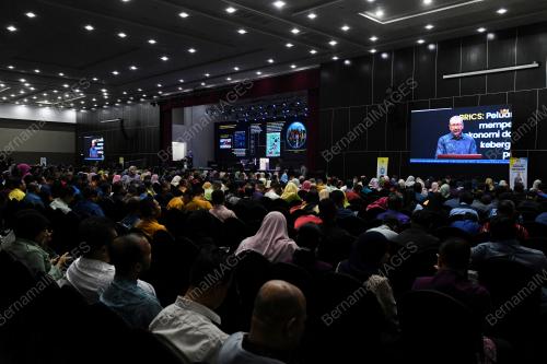 TAN SRI WAN AHMAD DAHLAN ABDUL AZIZ