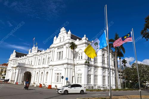 BENDERA SEPARUH TIANG