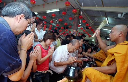 HARI WESAK