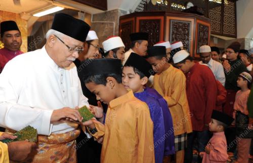 PG01_19082012_TYT_DUIT_RAYA