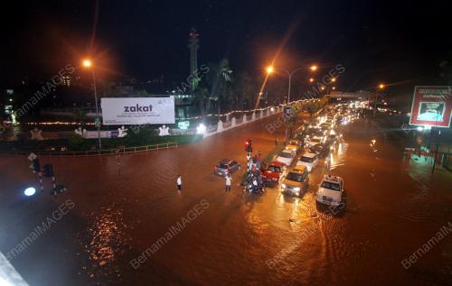 BANJIR KILAT