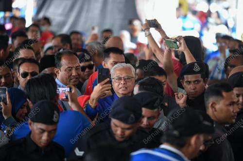 DATUK SERI ISMAIL SABRI YAAKOB