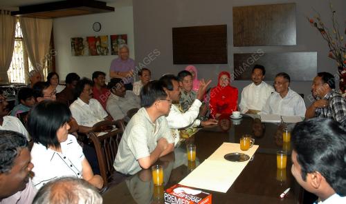 PG01_20022011_BERBINCANG