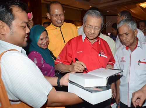 PG01_20052012_TUN_MAHATHIR