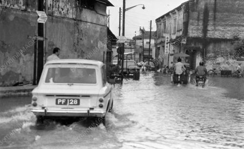 PG01_20052015_BANJIR_KILAT
