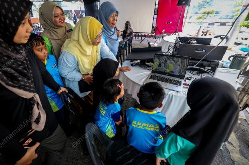 SIARAN LANGSUNG PERTABALAN