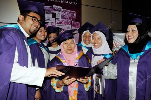 PG01_20092013_KONVOKESYEN_WARGA_EMAS