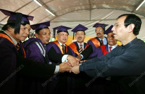 GRADUAN WARGA EMAS