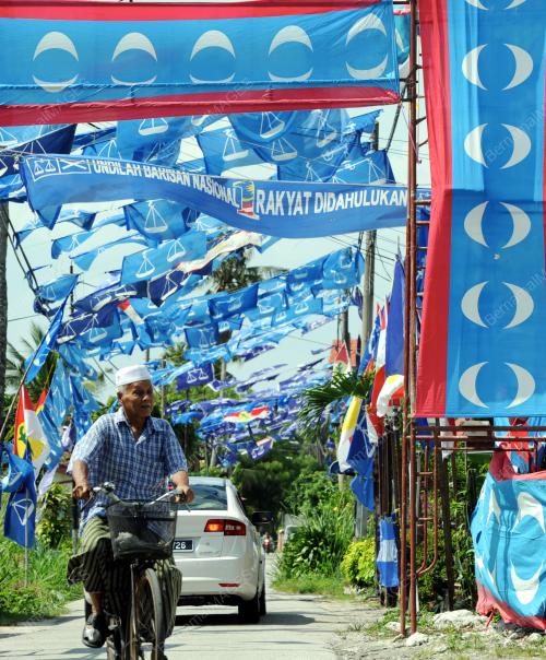 PG01_21042015_PERANG_BENDERA