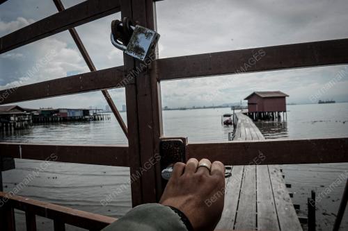TAN JETTY TUTUP