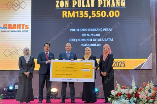 DATUK MOHD ZAHARI ISMAIL