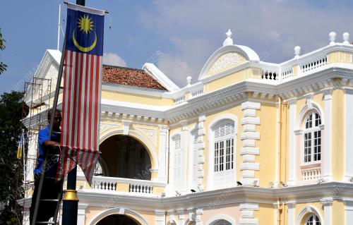 PG01_23072018_PASANG_BENDERA