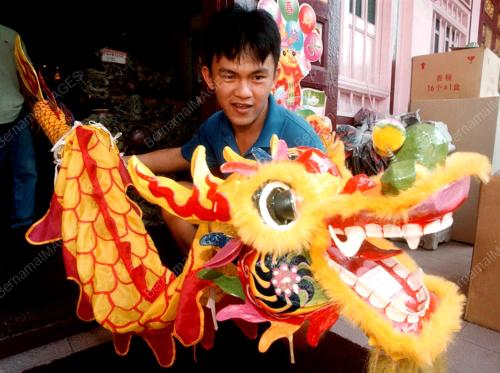 PATUNG NAGA