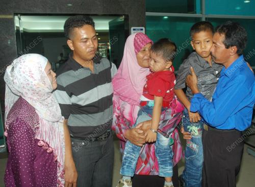 PG01_24032012_ANAK_IBU