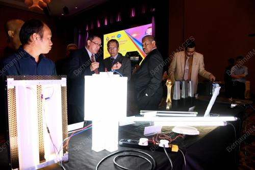PG01_24112017_PAMERAN_LED_BN201711222156