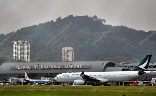 LAPANGAN TERBANG NAIK TARAF