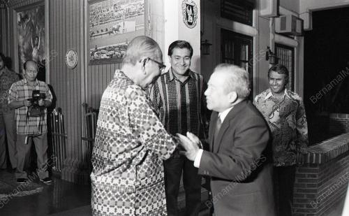 BERJUMPA TUNKU