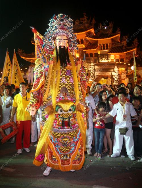 COLOURFUL STATUES