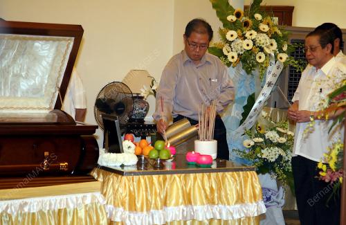 LIM KIT SIANG