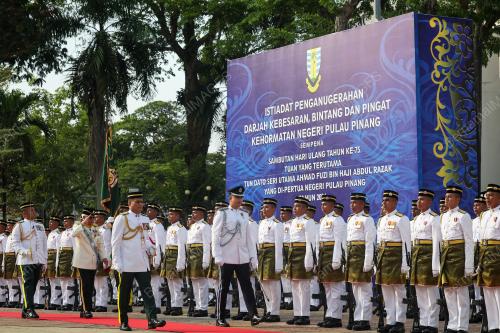 TUN AHMAD FUZI ABDUL RAZAK