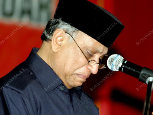 NOR MOHAMED YAKCOP