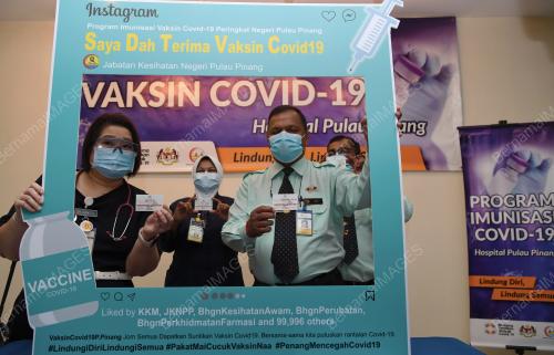 PEMBERIAN VAKSIN COVID-19