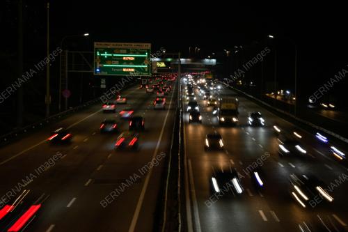 ALIRAN TRAFIK MENJELANG AIDILFITRI