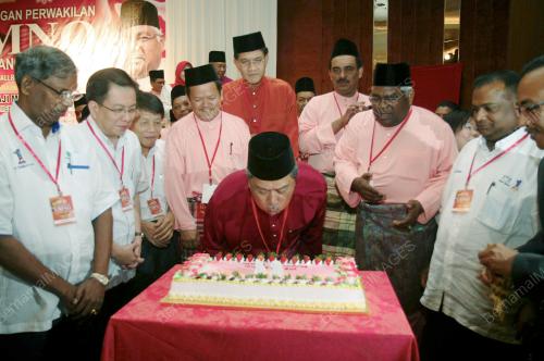 TAN SRI MUHYIDDIN YASSIN