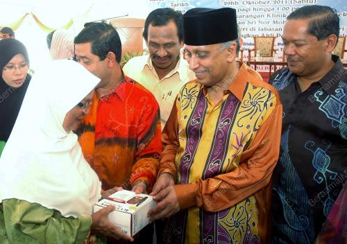 TAN SRI NOR MOHAMED YAKCOP