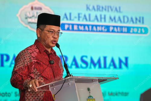 DATUK DR MOHD NA'IM MOKHTAR