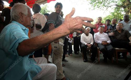 PENDUDUK KAMPUNG BUAH PALA