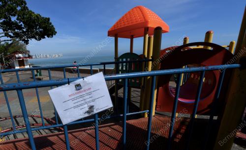 TAMAN PERMAINAN DITUTUP