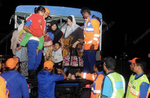 PG01_30112015_BANJIR