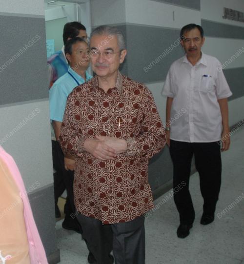 TUN_ABDULLAH