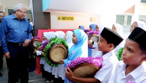 PG01_31032016_MENTERI_KOMPANG
