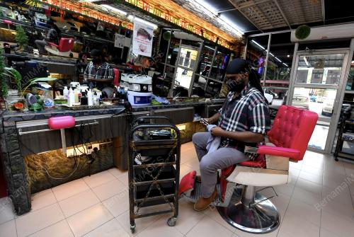 KEDAI GUNTING RAMBUT