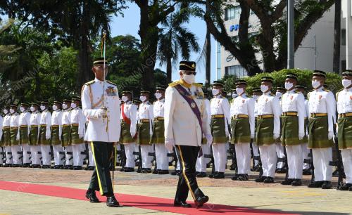 TUN AHMAD FUZI ABDUL RAZAK