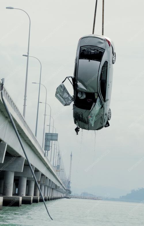 PG02_01112012_KERETA_TERBABAS