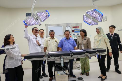 DATUK SERI DR DZULKEFLY AHMAD