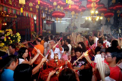 PG02_03022011_SEMBAHYANG_2
