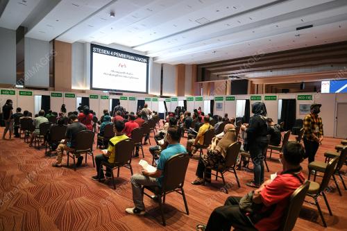 PUSAT PEMBERIAN VAKSIN
