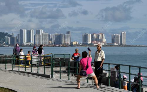 PELANCONG_ESPLANADE