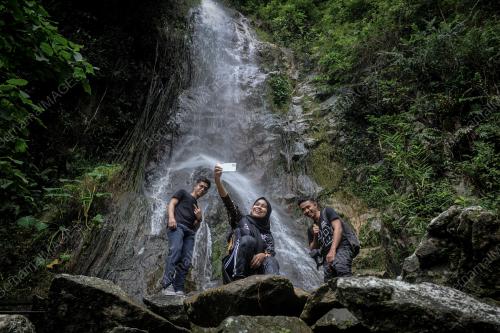AIR TERJUN BUKIT HIJAU