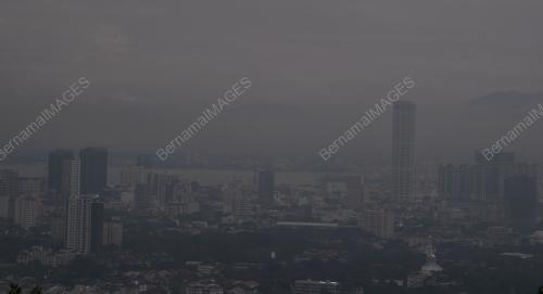 PEMANDANGAN DISALUTI KABUS