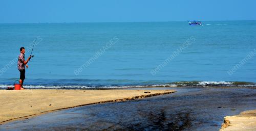 PENCEMARAN PANTAI