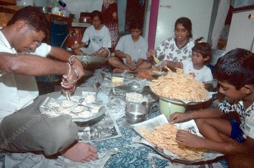 KELUARGA-MURUKU