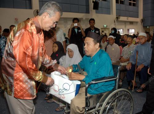 TUN ABDULLAH AHMAD BADAWI