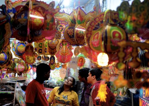 PG02_07102014_PERHIASAN_DEEPAVALI